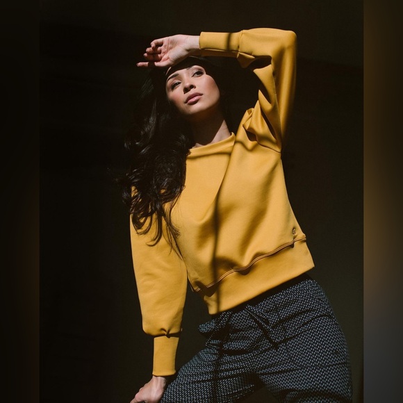Albion Tops - Albion fit Puff sleeve Neo crop in Mustard